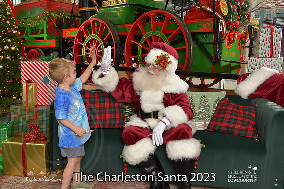 TheCharlestonSanta-12-9-23-1882