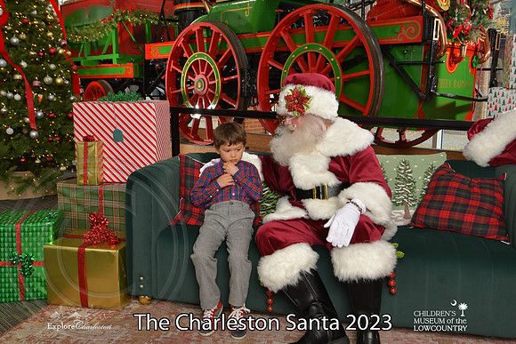 TheCharlestonSanta-12-9-23-1884