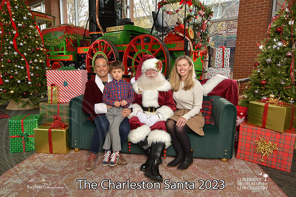 TheCharlestonSanta-12-9-23-1886