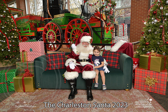 TheCharlestonSanta-12-9-23-1888