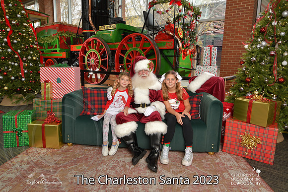 TheCharlestonSanta-12-9-23-1901