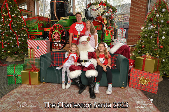 TheCharlestonSanta-12-9-23-1902