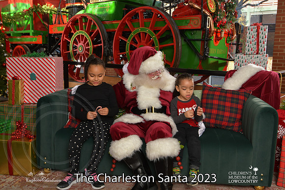 TheCharlestonSanta-12-9-23-1979