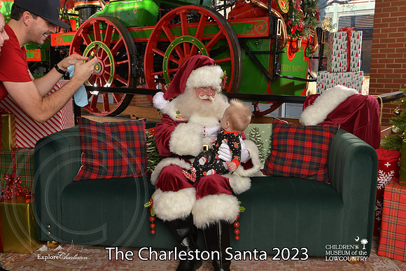 TheCharlestonSanta-12-9-23-1992