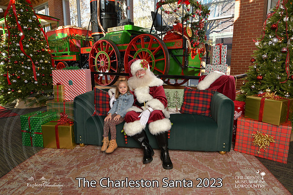 TheCharlestonSanta-12-9-23-2001