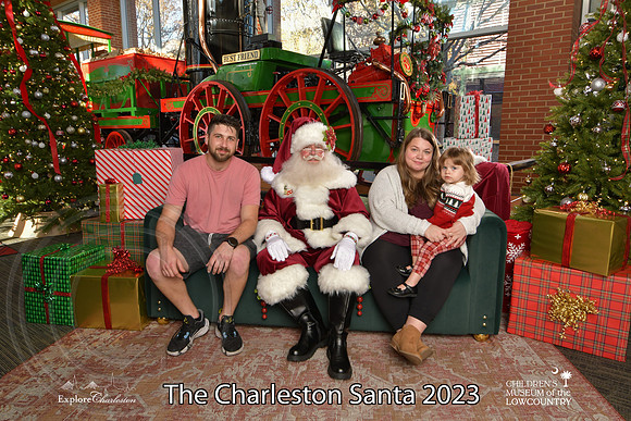 TheCharlestonSanta-12-9-23-2042