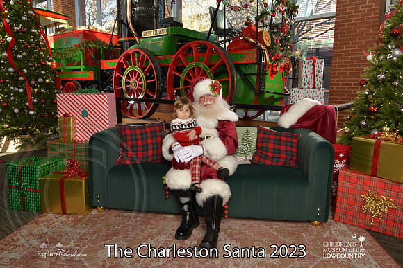 TheCharlestonSanta-12-9-23-2044