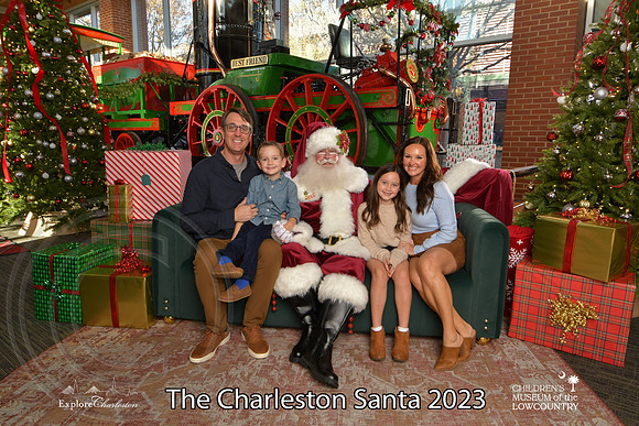 TheCharlestonSanta-12-9-23-2048
