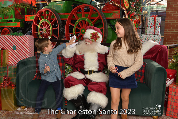 TheCharlestonSanta-12-9-23-2055