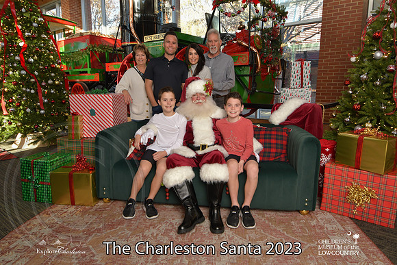 TheCharlestonSanta-12-9-23-2061