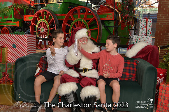TheCharlestonSanta-12-9-23-2065