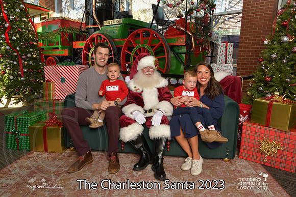 TheCharlestonSanta-12-9-23-2069
