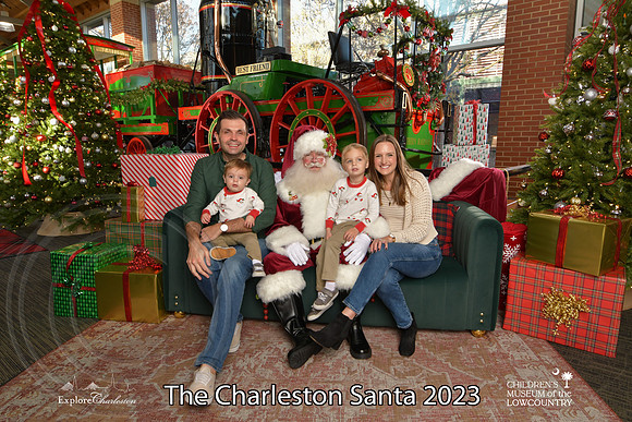TheCharlestonSanta-12-9-23-2070