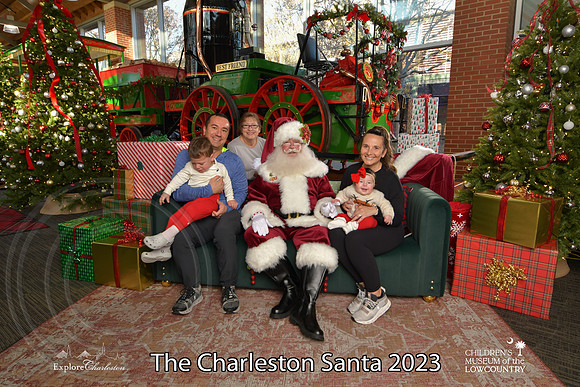 TheCharlestonSanta-12-9-23-2082