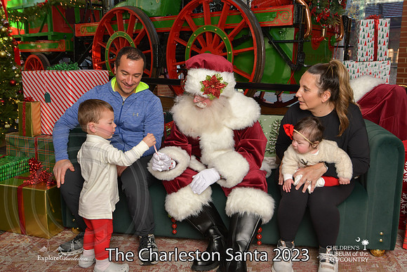 TheCharlestonSanta-12-9-23-2083