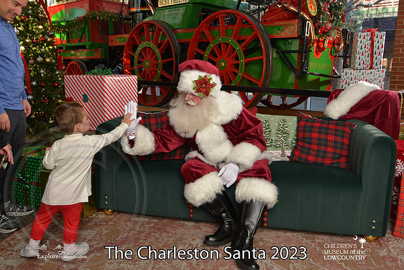 TheCharlestonSanta-12-9-23-2084