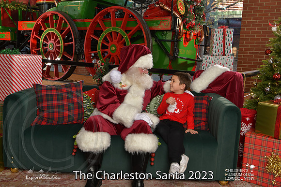 TheCharlestonSanta-12-9-23-2087