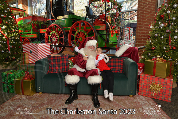 TheCharlestonSanta-12-9-23-2090