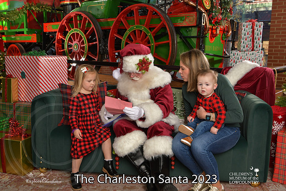 TheCharlestonSanta-12-9-23-2096