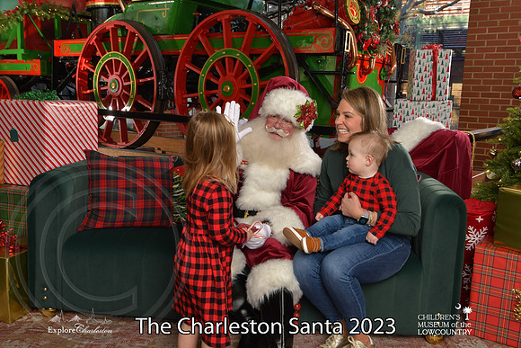 TheCharlestonSanta-12-9-23-2098