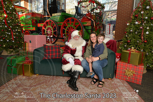 TheCharlestonSanta-12-9-23-2100