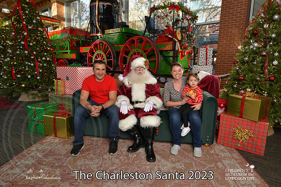 TheCharlestonSanta-12-9-23-2110