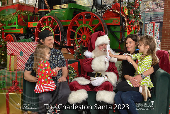 TheCharlestonSanta-12-10-23-2117