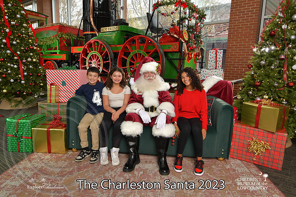 TheCharlestonSanta-12-10-23-2118