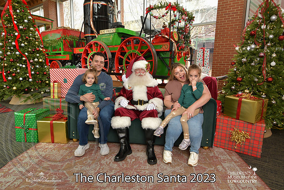 TheCharlestonSanta-12-10-23-2141