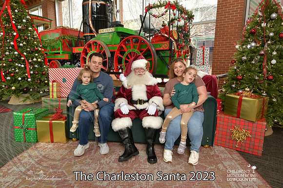 TheCharlestonSanta-12-10-23-2142
