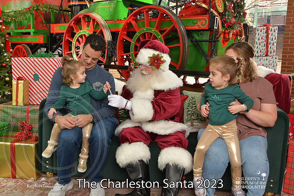 TheCharlestonSanta-12-10-23-2143