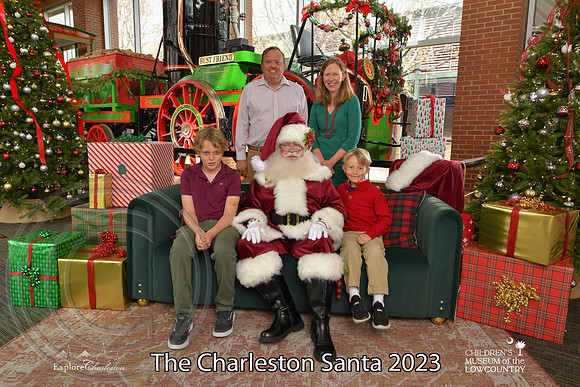 TheCharlestonSanta-12-10-23-2153