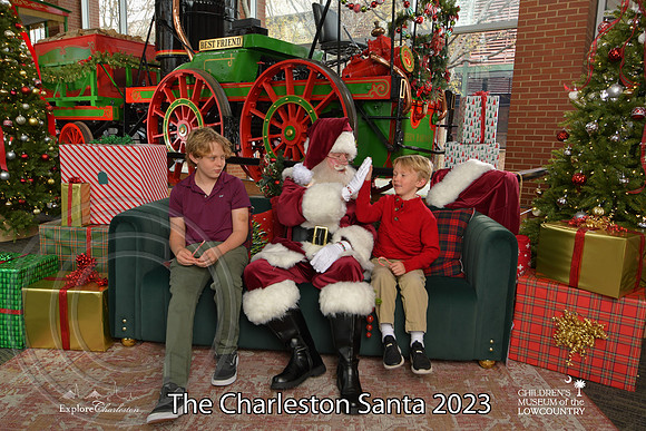 TheCharlestonSanta-12-10-23-2158