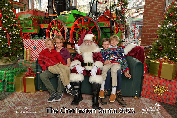 TheCharlestonSanta-12-10-23-2160