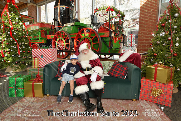 TheCharlestonSanta-12-10-23-2201