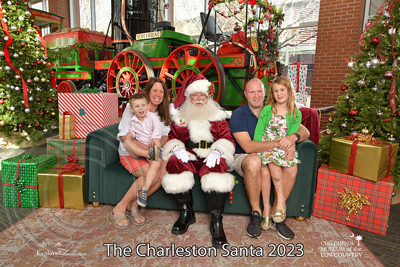 TheCharlestonSanta-12-10-23-2205