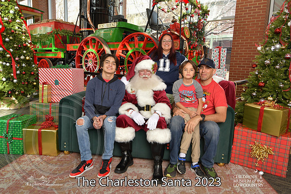 TheCharlestonSanta-12-10-23-2212