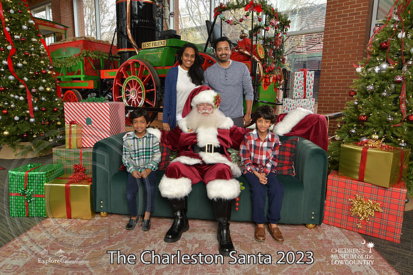 TheCharlestonSanta-12-10-23-2240