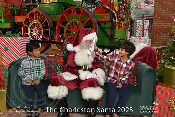 TheCharlestonSanta-12-10-23-2244