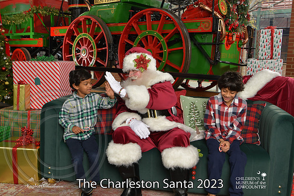 TheCharlestonSanta-12-10-23-2245