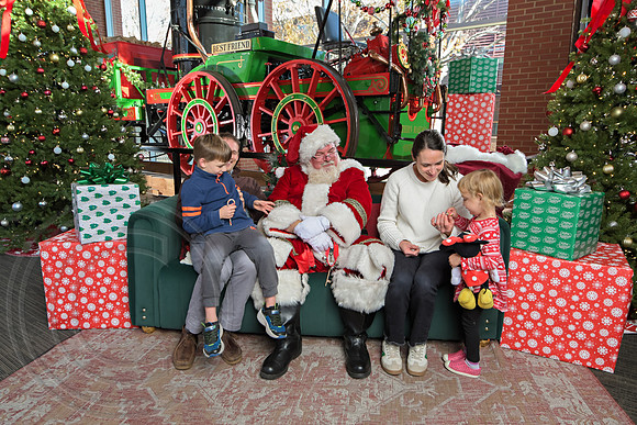 The Charleston Santa 2024-Dec14-2409