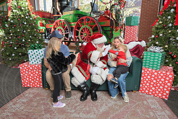 The Charleston Santa 2024-Dec1-0913