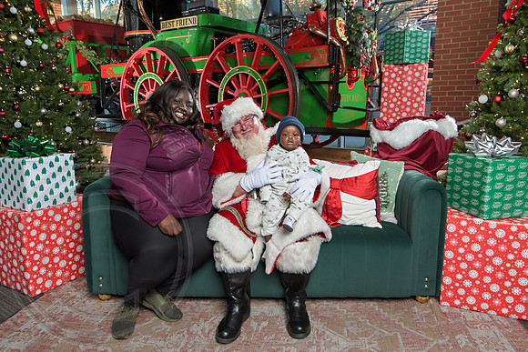 The Charleston Santa 2024-Dec7-1810