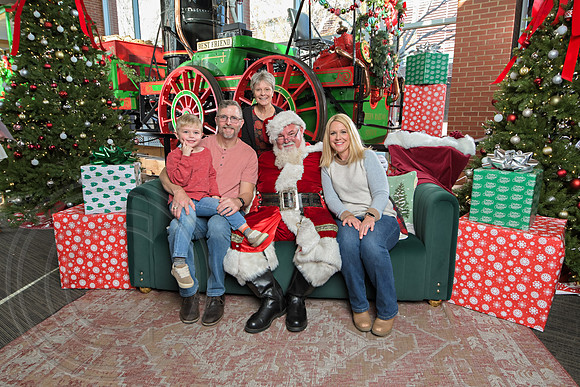 The Charleston Santa 2024-Dec15-3075