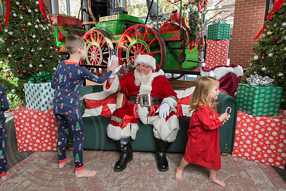 The Charleston Santa 2024-Dec7-1592