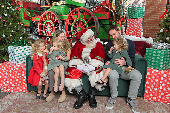 The Charleston Santa 2024-Dec15-2963