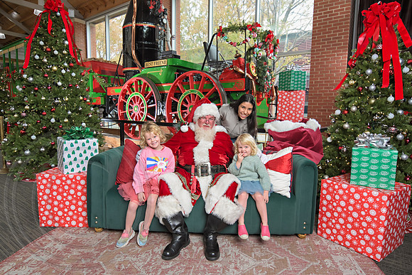 The Charleston Santa 2024-Nov29-0019