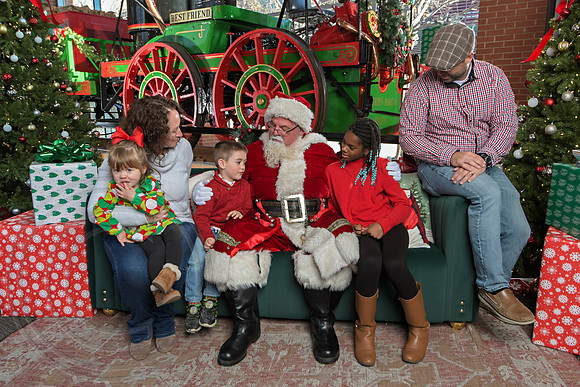 The Charleston Santa 2024-Dec21-3201