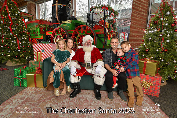 TheCharlestonSanta-12-16-23-2440