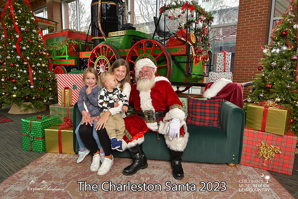 TheCharlestonSanta-12-16-23-2453